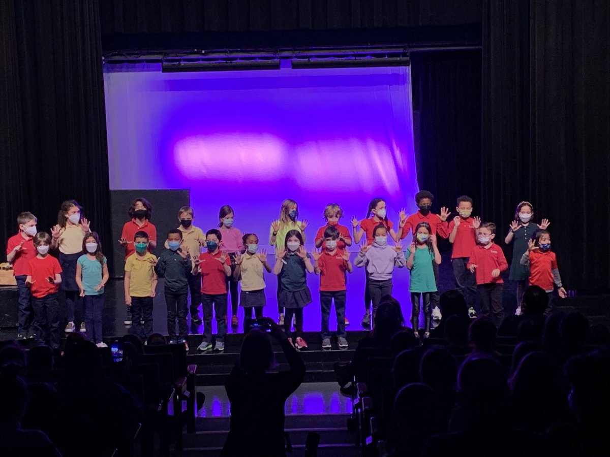 LSTownSchool's tweet photo. 2nd graders ⁦@TheTownSchool⁩ did a wonderful job on their play! #storytelling #dancemaking #musicmaking #collaboration https://t.co/96Ej9Io564