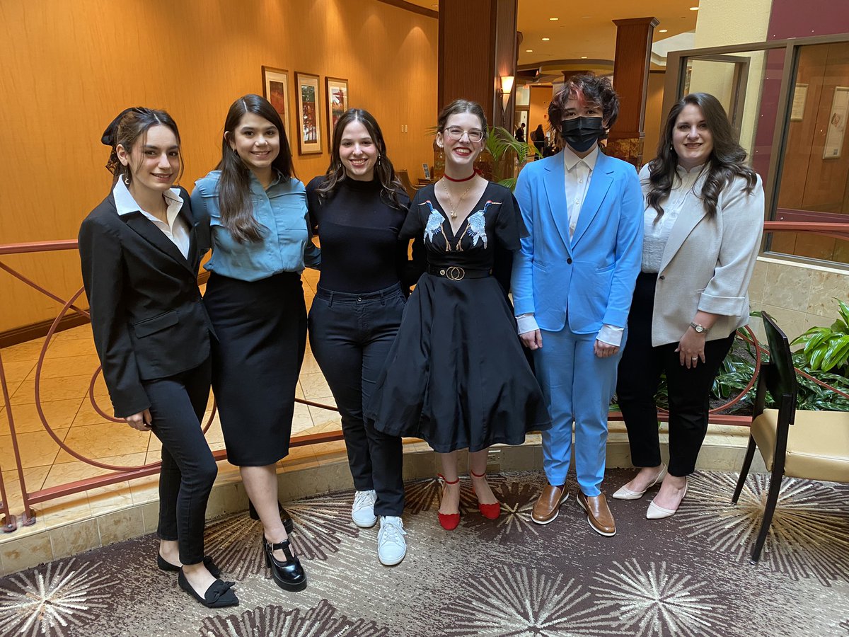 MrsStephens1215's tweet photo. Ready for speech and interview at the state Academic Decathlon competition! https://t.co/kJLiPS5dyh