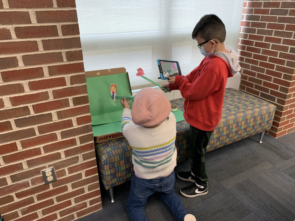 Such a treat collaborating with the always creative <a href="/MauraMadigan7/">Maura Madigan</a> and our incredible <a href="/NSpringfieldES/">North Springfield ES</a> 3rd graders as they practiced using the green screen to create videos today! I can't wait to see how they apply this learning to their animal habitat projects! #FCPSSbts