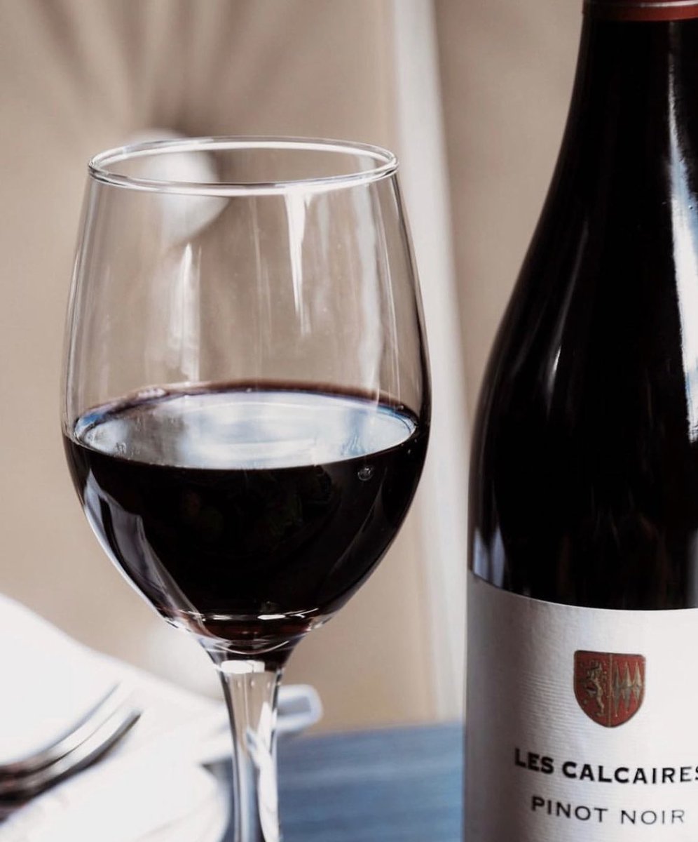 TGI FRIDAY 🍷Come and join us this weekend for drinks, food and fun. #Yardbird #Weekend #friyay