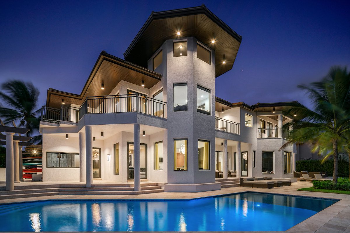 FtLauderdaleMag's tweet photo. A designer’s dream located in Bay Colony offers exciting features all around. 🏡

https://t.co/0SiER7DQ7E

#fortlauderdale #ftlauderdale #baycolony #broward #southflorida #florida #interiordesign #interiordesigner #designer #house #home https://t.co/HDKvx3dCh9