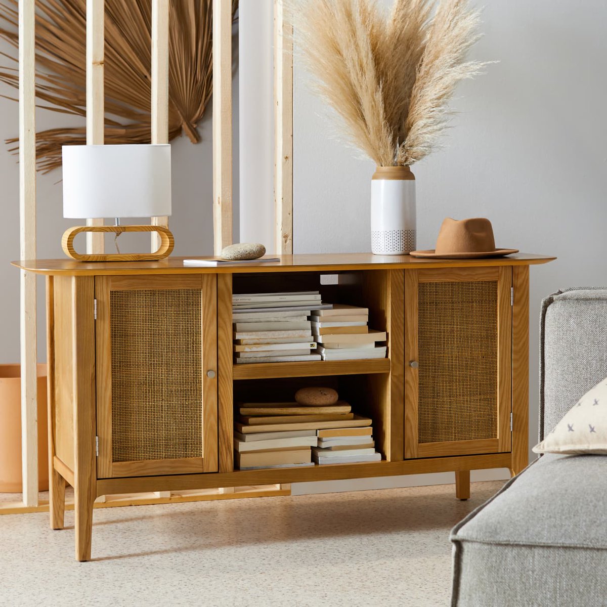 CorcoranRentals's tweet image. 8 places to score beautiful #MidCenturyModern design without blowing your budget:
🕰 @Wayfair 
🕰 @amazon
🕰 @Target
🕰 @AllModern
🕰 @Walmart
🕰 @Apt2B
🕰 @Hayneedle
🕰 #GarageSales &amp;amp; #AntiqueShops!

Learn more: bit.ly/3KdjRXd | @AptTherapy