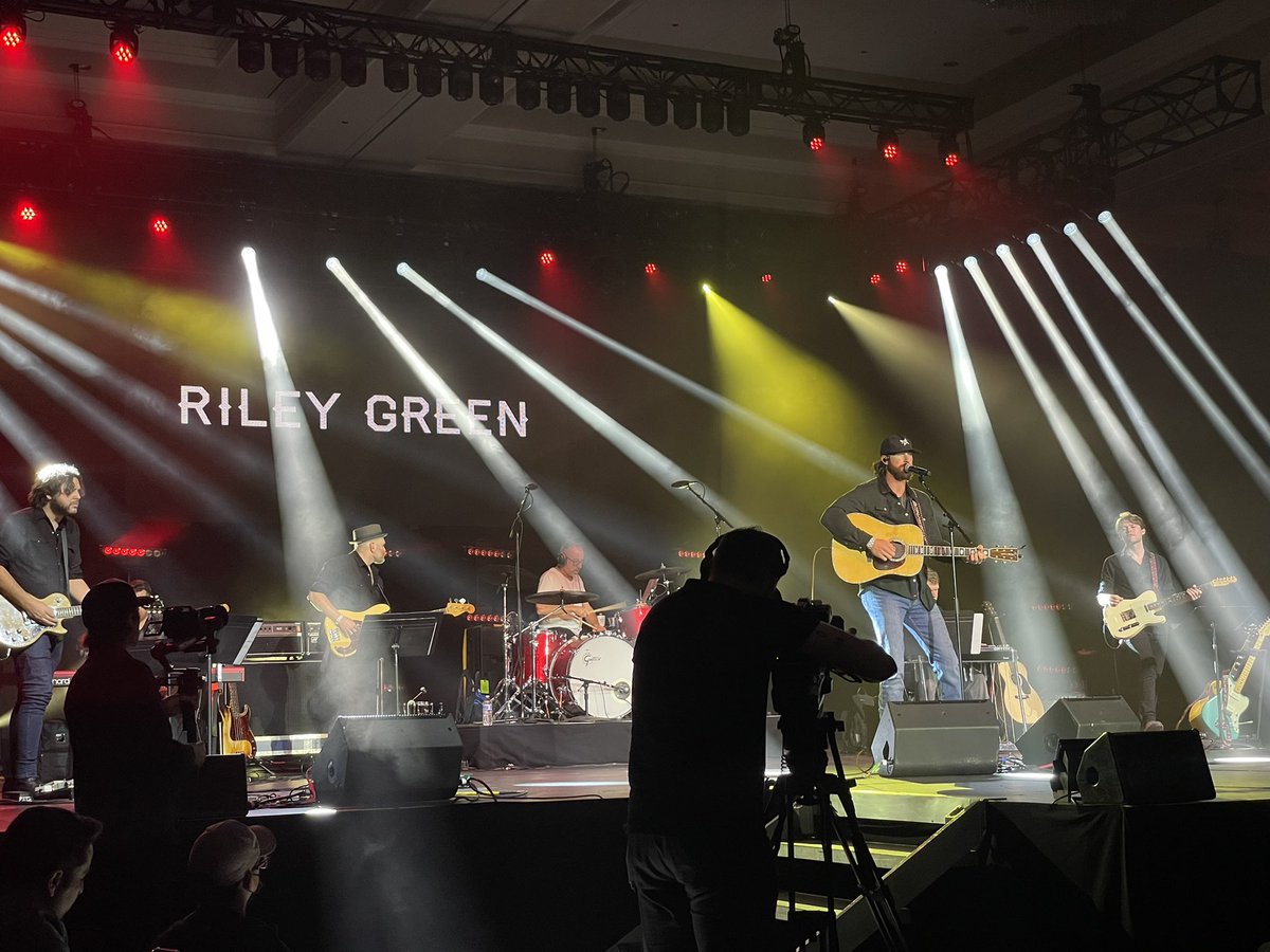 MorningHangover's tweet photo. When @RileyGreenMusic shows up … it’s gonna be a party! #CRS22 now playing on our Insta! https://t.co/xBH2DH3VXq