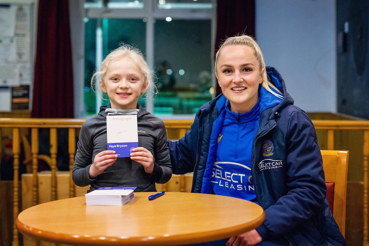 FayeBryson's tweet photo. Fun down at Hartley Wintney FC last night, amazing to see so many girls inspiring to be professional female footballers 🙌🏼💙 https://t.co/tyehFxbg0N