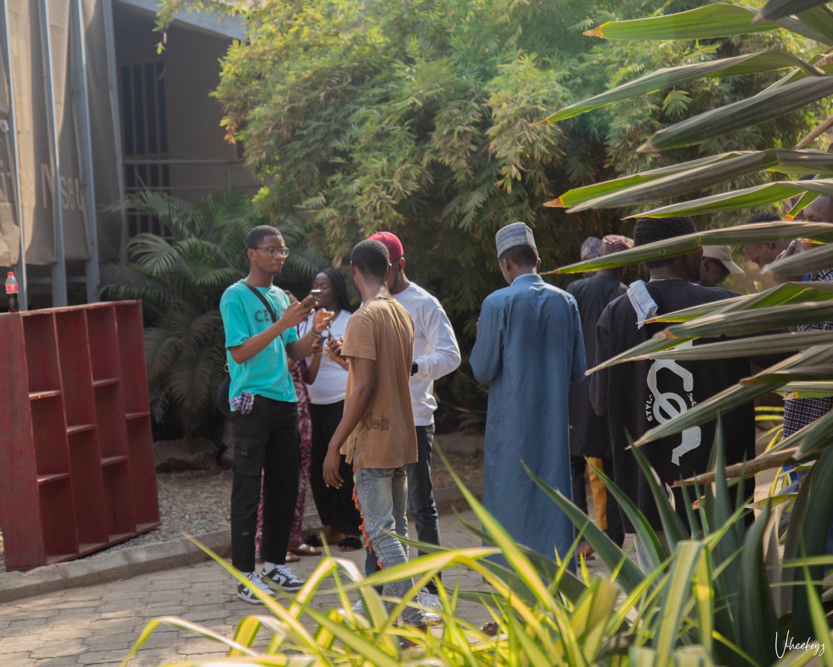 dolapolai's tweet photo. Beyond the learning part of this meetup, one thing that stood out was the fact everyone got an opportunity to connect and network, the environment fueled that also.

(everyone networking).

#roundtablewithlaiandfriends
#blockchain #nft #metaverse #ABKblockchainmeetup https://t.co/K7wgv3pHNY