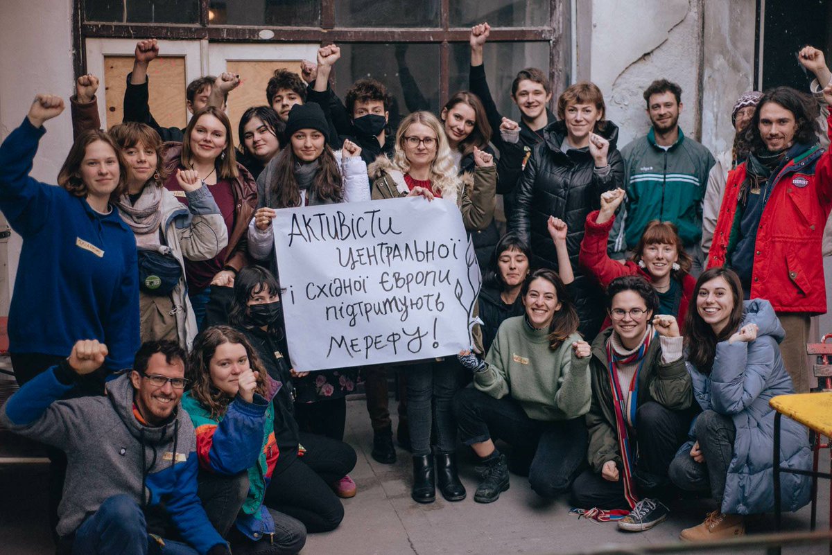 Ukraine, remember, we stand with you! 🇺🇦 #ClimateStrike week 59