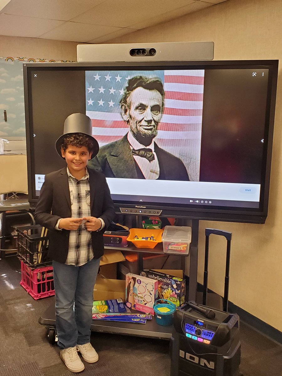 teamtreff's tweet photo. Biographies Continued, Frida Kahlo🌻, Candace Parker🏀, J.K.Rowling📚, and Abraham Lincoln🎩 Great Job 3rd graders for putting in the extra effort of coming dressed up!
@ColtonJUSD #cooleypride #cougarpride https://t.co/muPqet9kcC