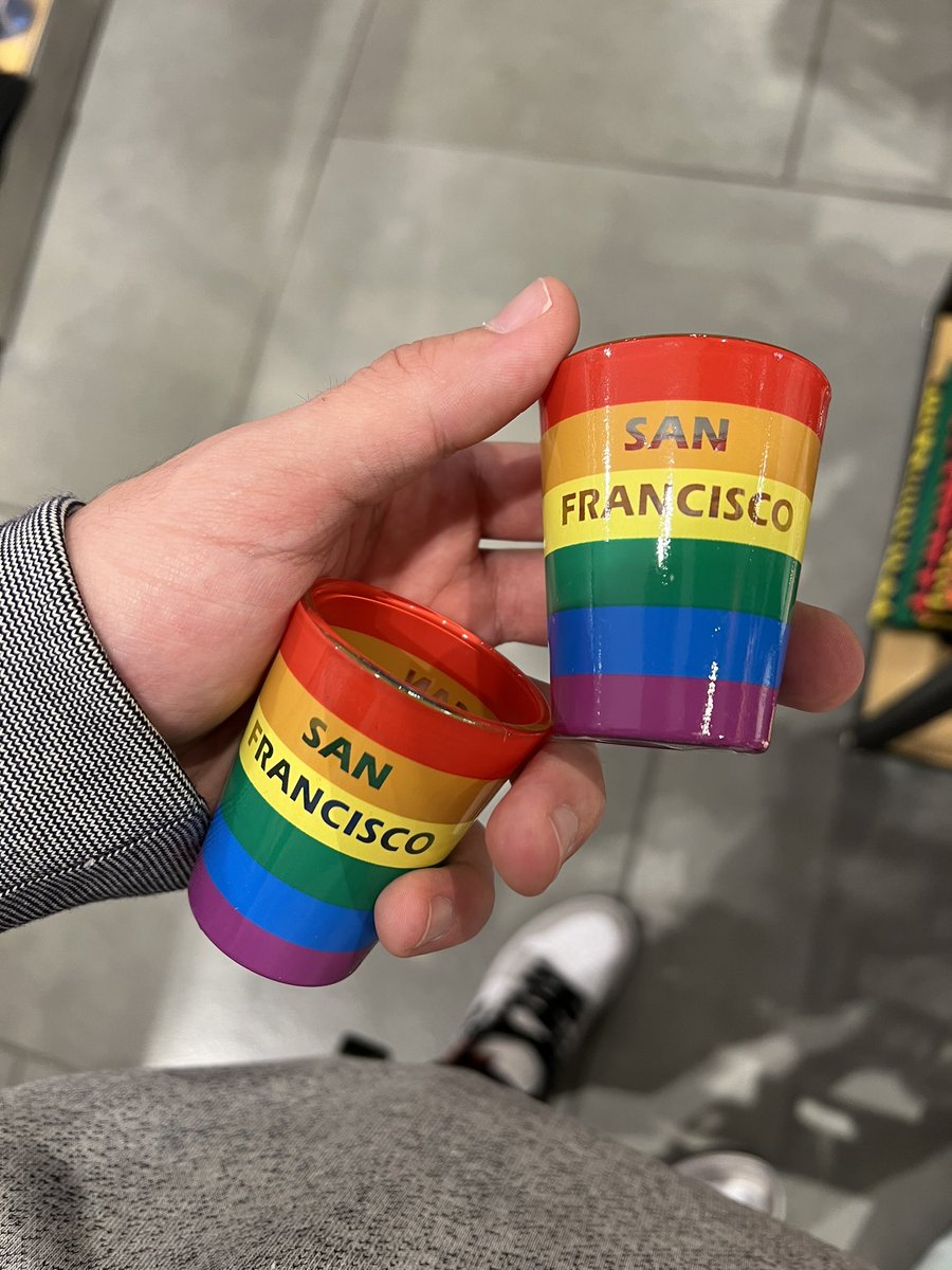 Robleis01's tweet photo. se viene un chupistream re contra gay @rodricarreraaa @SpreenDMC https://t.co/OHZen6p6u0