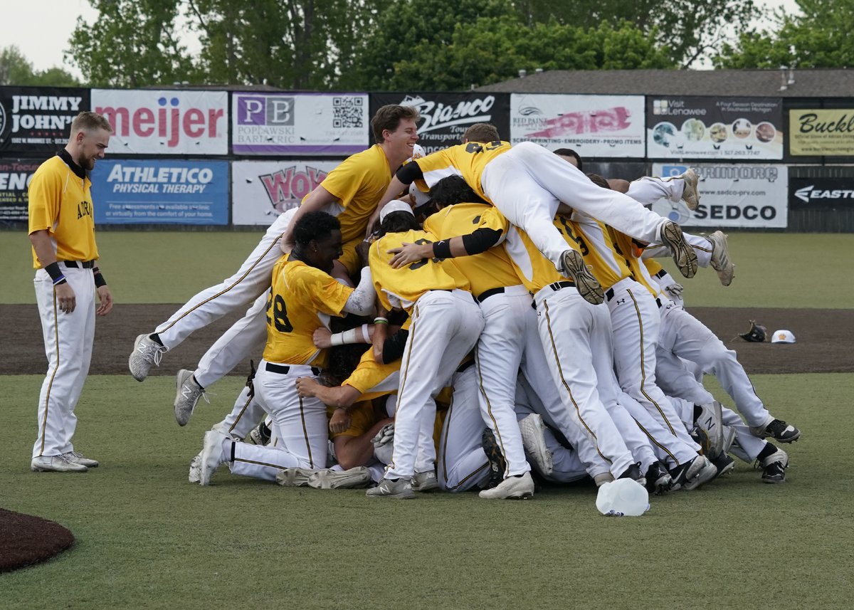 AdrianBulldogs's tweet photo. No. 5 @AdrianBaseball opens the season at Birmingham Southern College with sites set on another postseason trip

📰https://t.co/jTpRU8zSQe

#d3baseball https://t.co/yupfqo5lBY
