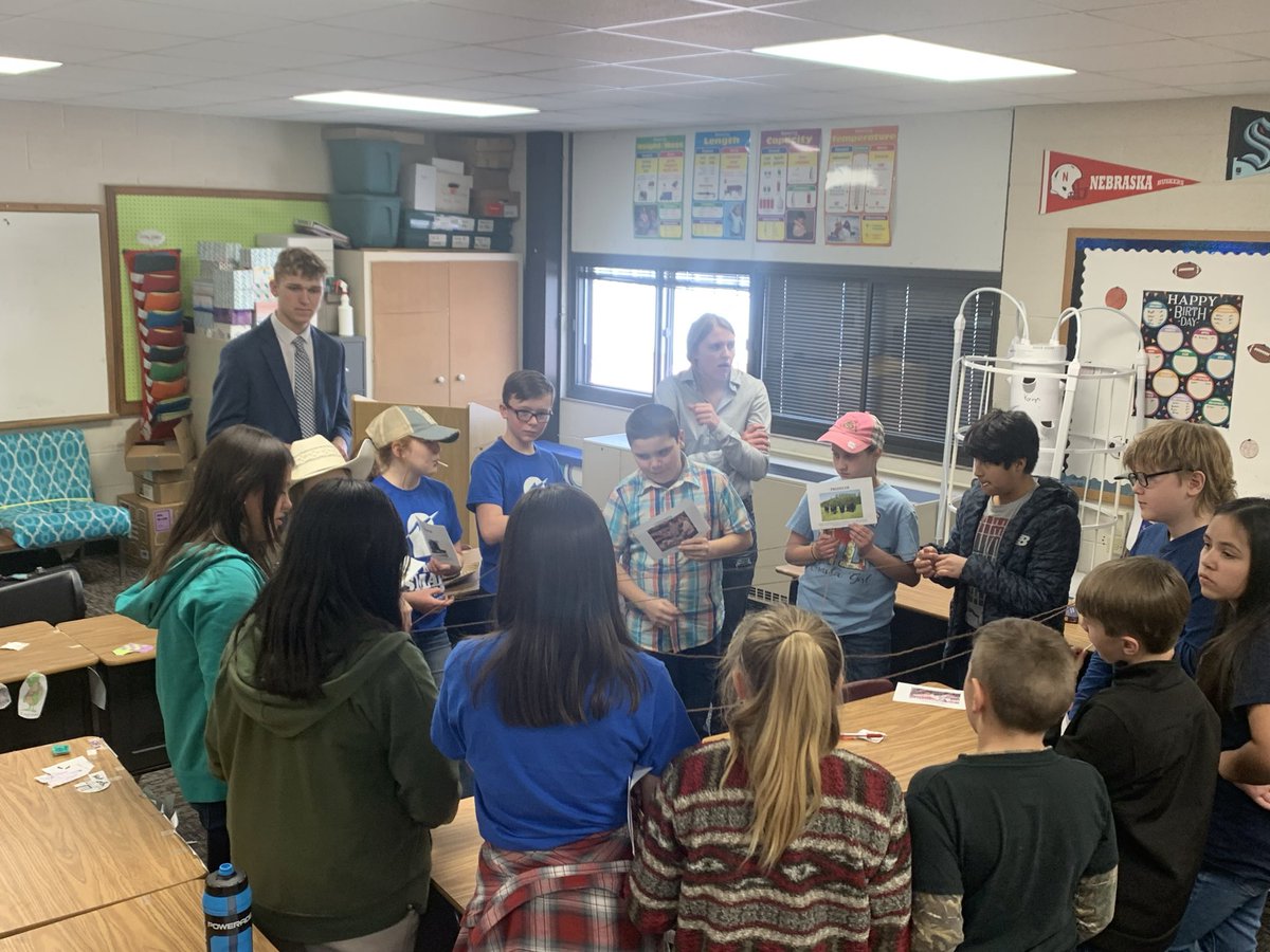 Vikings_Bradney's tweet photo. Thanks to Mrs. Scholz Agribusiness class for coming down and explaining the process of getting agriculture from the farm to our plates at home! The 5th grade loved throwing the yarn ball to each other. #vikingnation #SAIL https://t.co/DlGrbo9DSM
