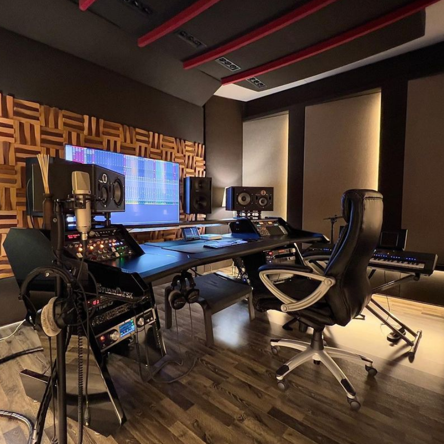 AvidProTools's tweet photo. 📷 https://t.co/wqWtCfa7vs
▶️ https://t.co/LNIgmkN0JV

#studio #mxing #recording #producer #sound #protools #avid https://t.co/2KC6mFzrxS