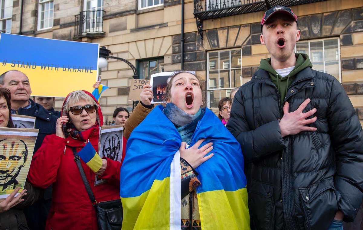 People take part in a demonstration outside the Russian Consulate General in Edinburgh, following the Russian invasion of Ukraine. Picture date: Friday February 25, 2022. Lesley Martin/PA Wire #StandWithUkriane #StopRussia #NoWar #Ukraine #PA https://t.co/YNChbd96P1