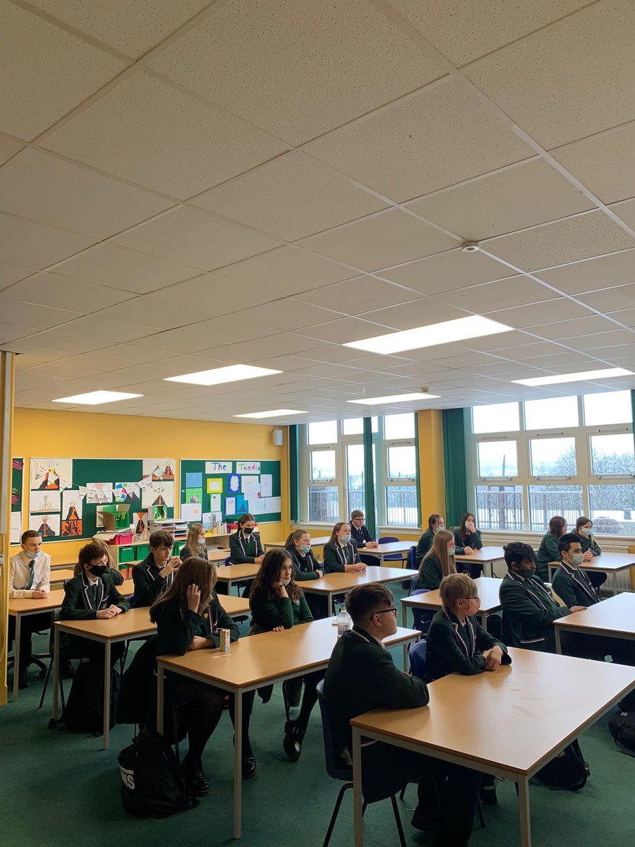 MrsKaren_H's tweet photo. Thank you to the students from the @UofGlasgow who delivered “how to study” tutorials to a number of our S4 pupils. Their thoughts and creative tutorials have helped our young people focus on revision for prelims and SQA exams. @StLukesHigh @pimpmymemory #ServiceLearningUofG https://t.co/lEW4KimfUI