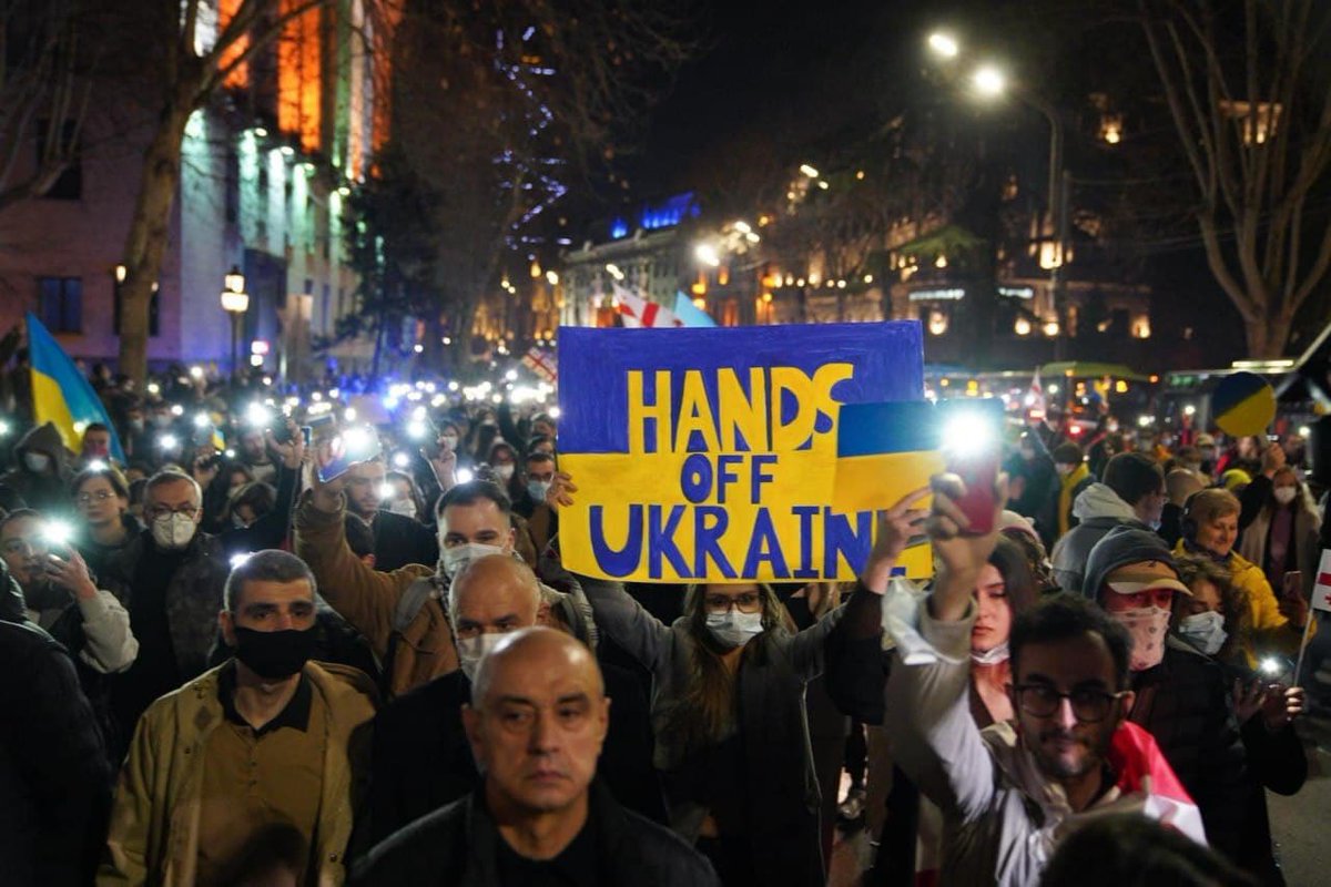 mattia_n's tweet photo. Amazing pictures and show of solidarity from Tbilisi. Thank you Georgia 🇬🇪 #Ukraine https://t.co/HMOmtlXu9e