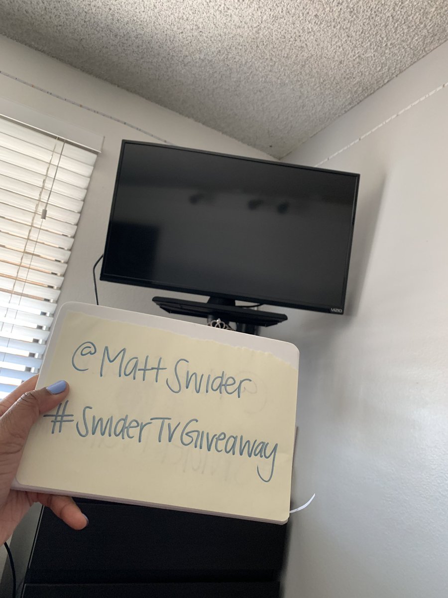 JanosJazz's tweet photo. @mattswider #swiderTVgiveaway my little tv 🤞🏾🤞🏾 https://t.co/5XQCVpOaz5