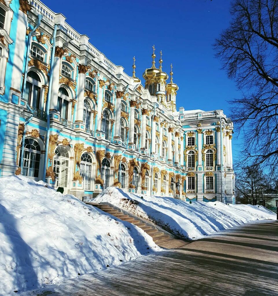 Still frosty in the morning and windy in the afternoon but spring is in the air and we are enjoying moments of sunshine.

Catherine Palace and Park 

#toursinstpetersburg #stpetersburgtours #stpetersburgguidedtours #visitstpetersburg #catherinepalace