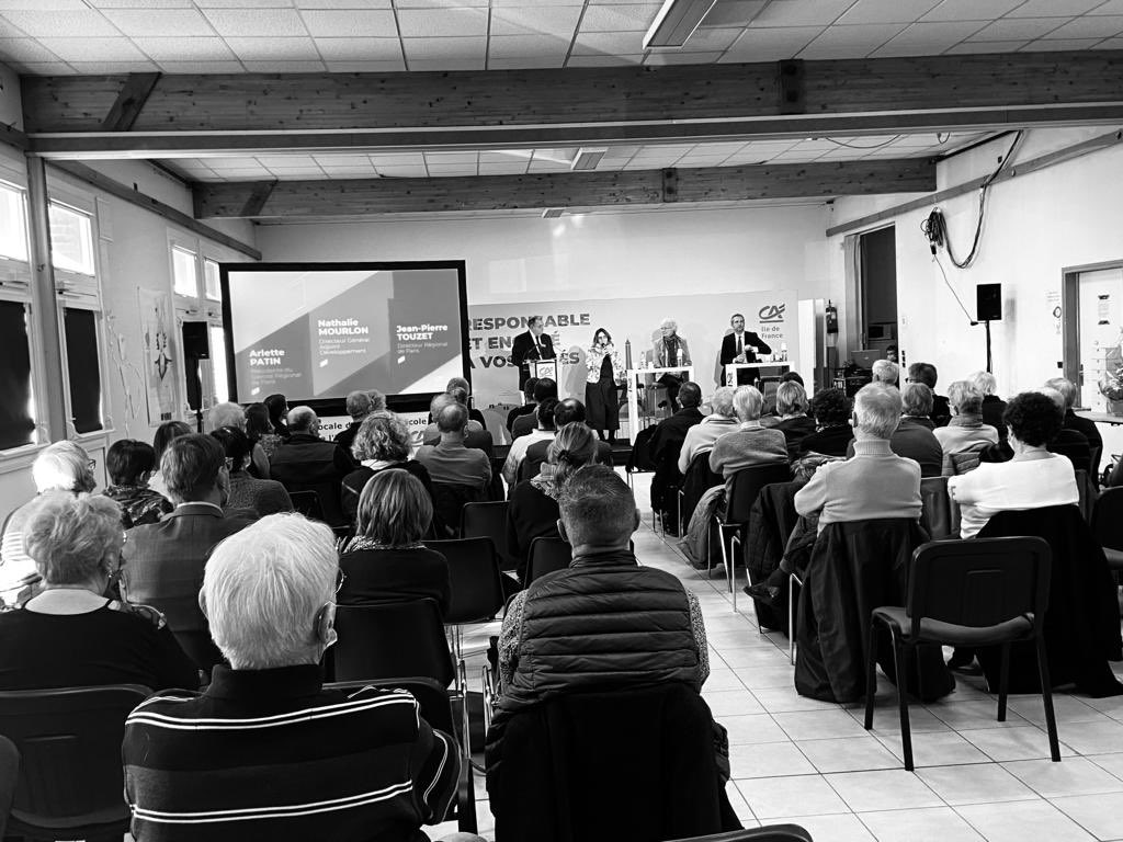 Prigent_Sarah_'s tweet photo. #AssembléeGénérale de Lassigny du @CA_IDF marquée par le départ de B Werkin, Président de la Caisse locale, après de nombreuses années au service de son territoire, de son canton. 
#Solidarité #Territoire https://t.co/Xh9lWONuId
