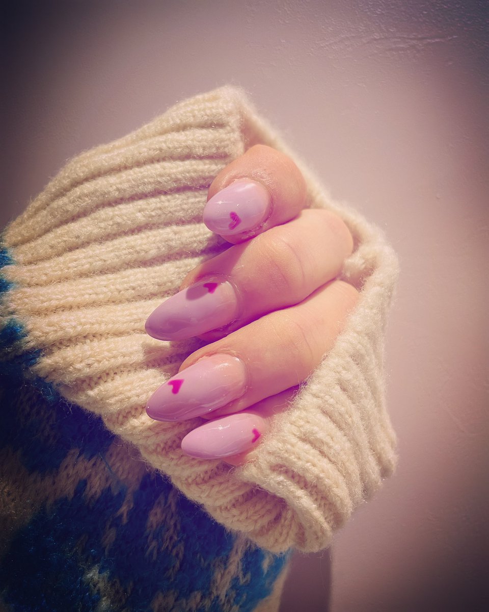 gemmyred's tweet photo. Because if your kitchen was lilac, it would also be your muse… 💜💗 #nailart #lilaclovein #fingerwork #matchymatchy #interiorstyle #project28 https://t.co/VUEeUe2Re5