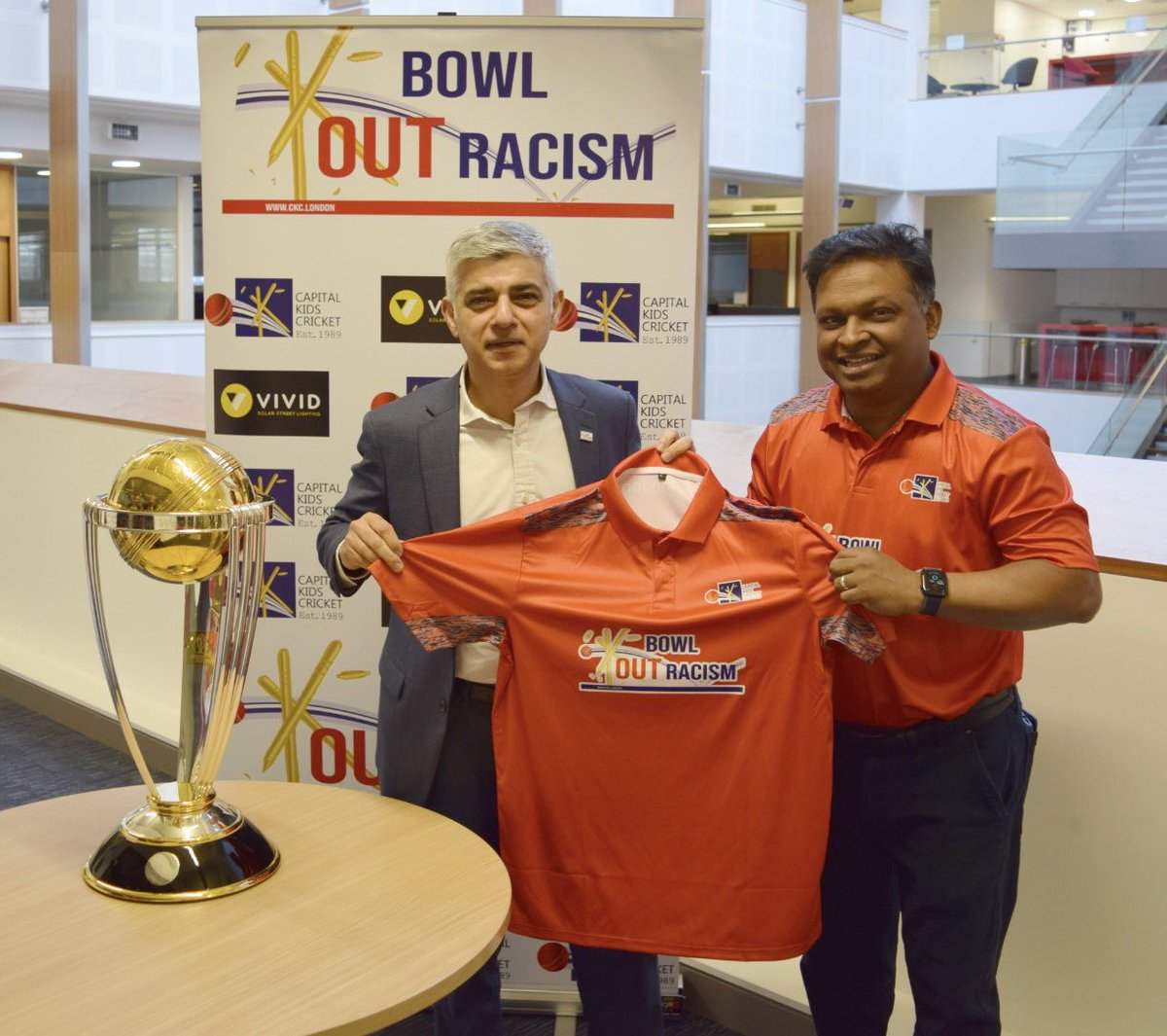 cricketratan's tweet photo. We are delighted to get support from @MayorofLondon @SadiqKhan this is inspiring day for all @capitalkidscric &amp; our volunteers @NatAsianCC @EssexCCB @MiddlesexCB @surreycricket @SurreyCricketFd @AceProgramme @KentCricket @CricFitSport @min_spin @kklive @BBCSport @__EspnCricinfo https://t.co/LrOGQ0vo4l