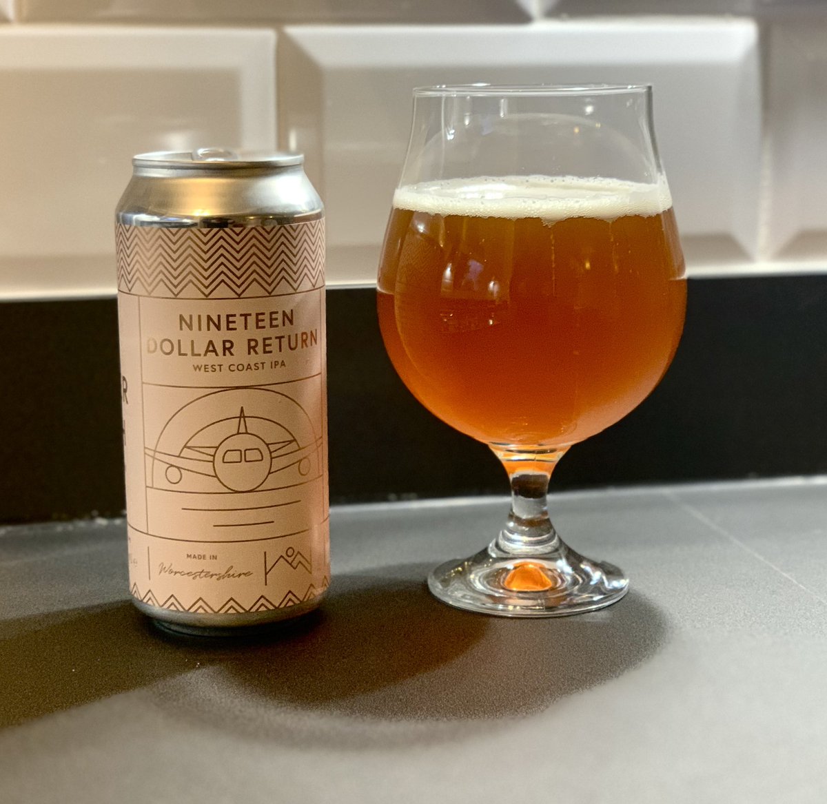SweetsBeware's tweet photo. Christening my new kitchen with an excellent @theCBbrewCo beer 🍺 https://t.co/NhKzUCVvyH