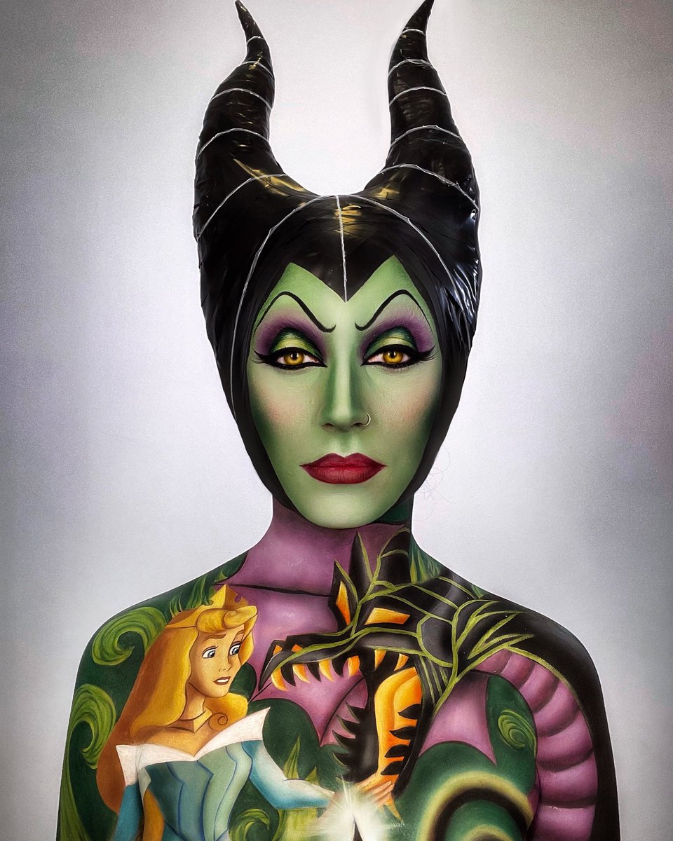 NuriaAdraosMUA's tweet photo. Maquillaje de Maléfica 💚🖤 https://t.co/gizmAWsui9