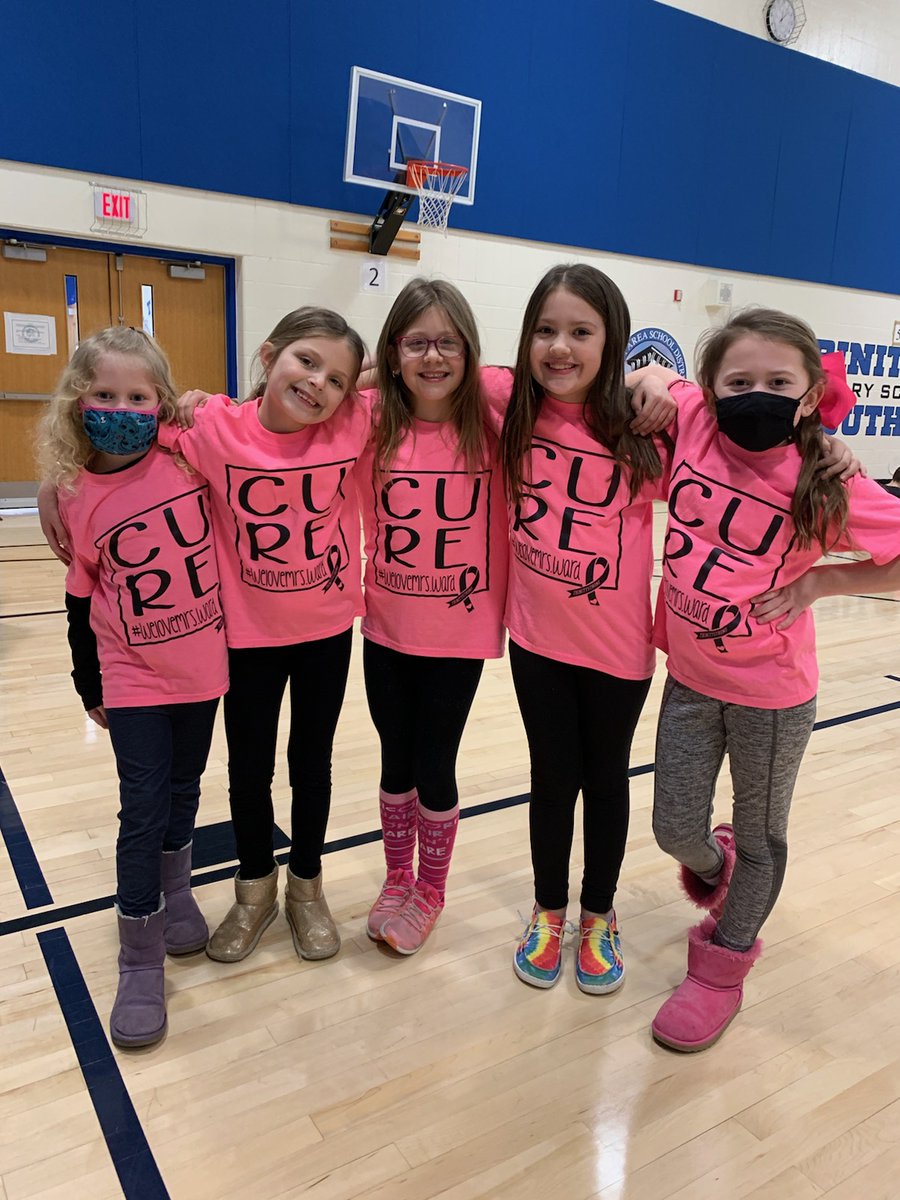 KeruskinPete's tweet image. Happening Today at Trinity South!... PINK OUT Day in support of Mrs. Ward! Awesome display of pink every where! #trinitystrong #trinitypride @TRINITY_MLUCAS @east_trinity @west_elem @tnetrinitypride