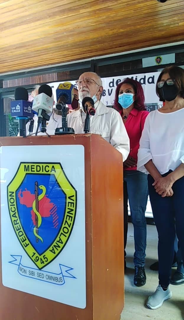 PregonDeCaracas's tweet photo. #fFeb25 Rueda de prensa: Ptde Fed. de Médicos Dr. Douglas León Natera, Dr. Arreaza expresidente de los IVSS, Ptde Ana Contreras Col de Enfermería, Ptde Emilio Lozada Fed. de Jubilados y pensionados y Ptde Pedro García Asocejuprc. Convocan el 9marzo protesta en los IVSS del país https://t.co/mf18WOWwpt