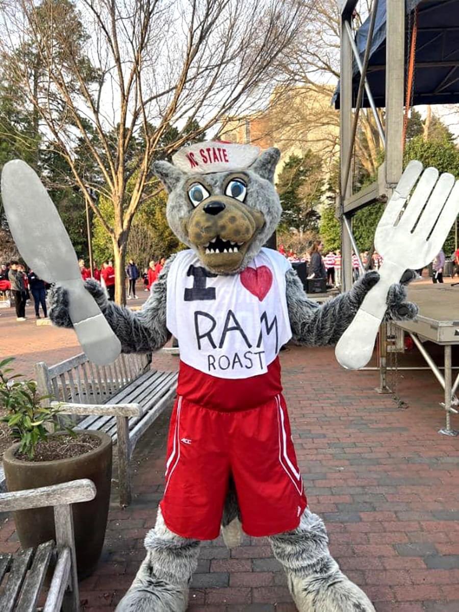 We had a BLAST at yesterday’s Ram Roast. We’ll see you all tomorrow and GO PACK! - Mr Wuf 🍽