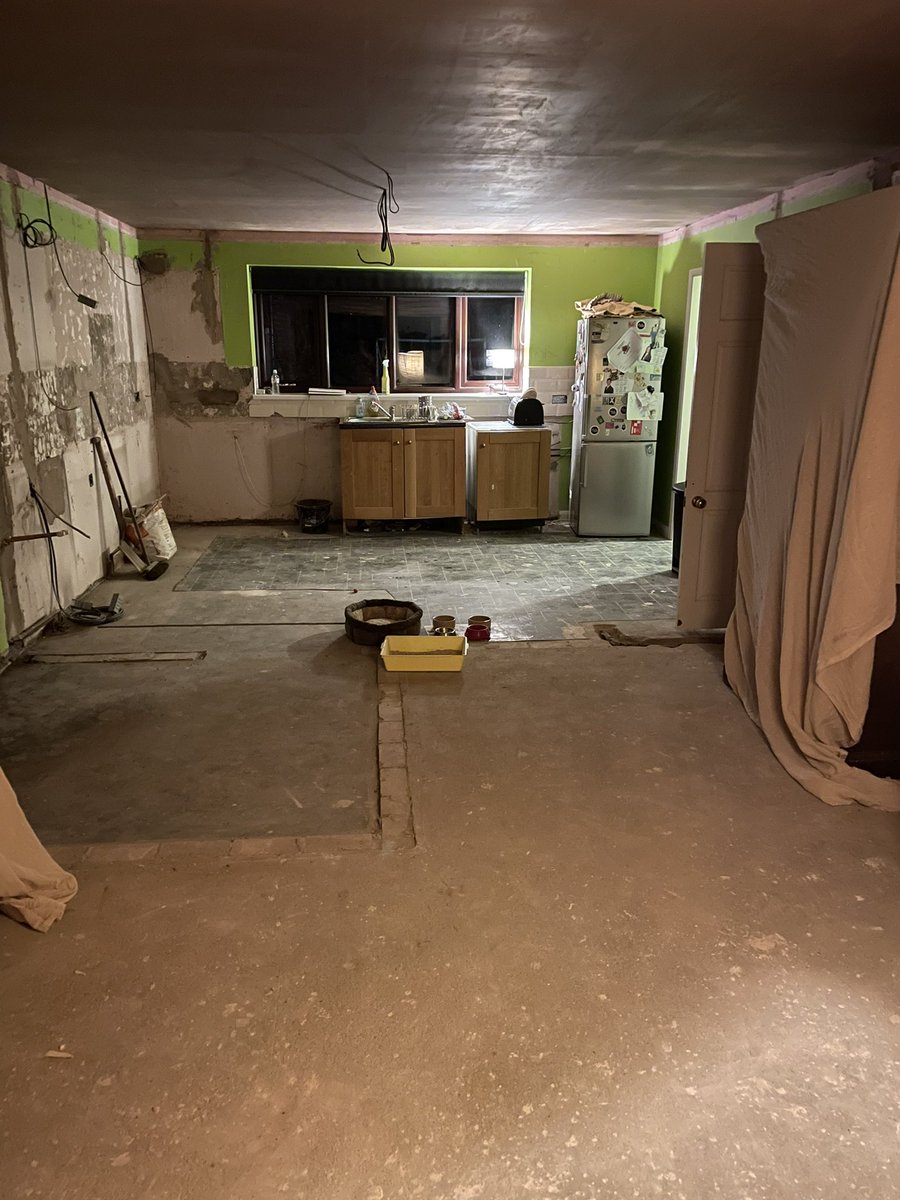 gembell1977's tweet photo. Day 11 in the kitchen conversion chaos and yet again I spent a good hour giving it “a bit of a clean” 🧽 🙄 There’s dust on the dust on the dust but my windows are sparkly clean again - until the builder returns tomorrow!#wasteoftime #embracethefilth https://t.co/ftaDns5SDA