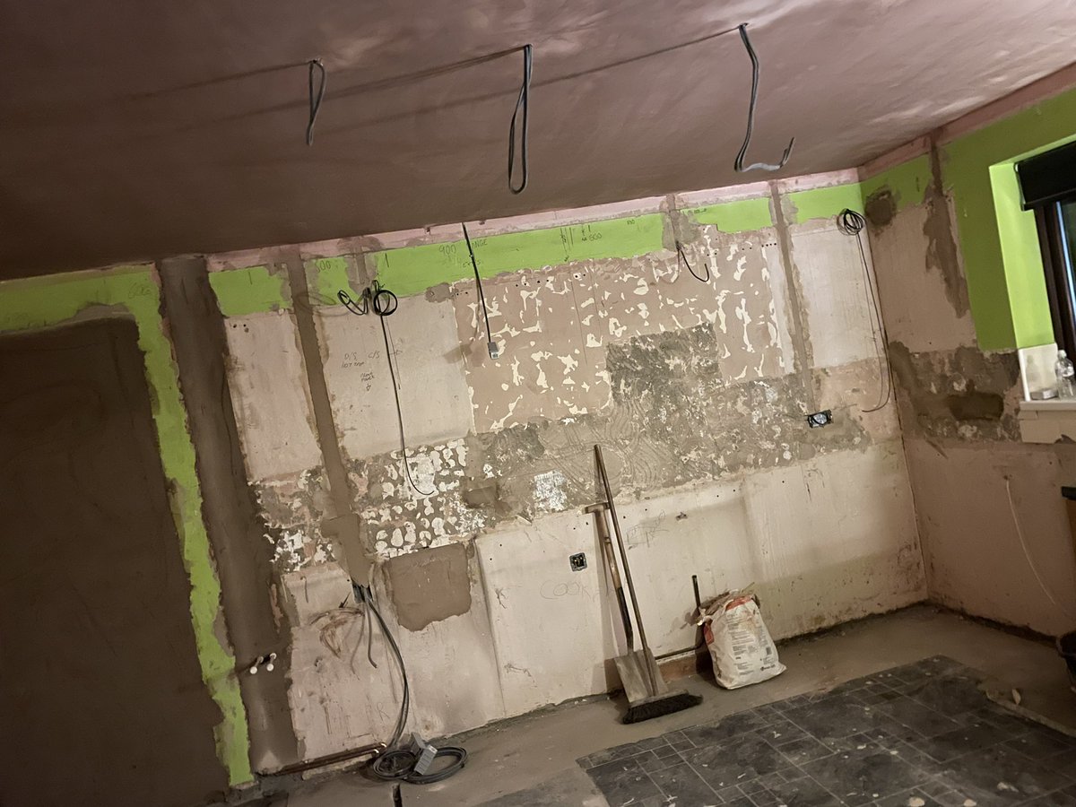 gembell1977's tweet photo. Day 11 in the kitchen conversion chaos and yet again I spent a good hour giving it “a bit of a clean” 🧽 🙄 There’s dust on the dust on the dust but my windows are sparkly clean again - until the builder returns tomorrow!#wasteoftime #embracethefilth https://t.co/ftaDns5SDA