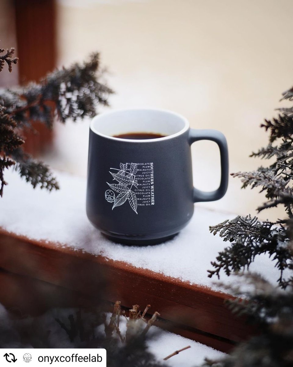 etsexpress's tweet image. It&apos;s #friyay #repost day! Today, since the majority of the country is still in the freezing snow and ice, we thought we would share this beautiful photo of our 12 oz windsor in a recent post by #onyxcoffeelab. Check out that fine line imprint work! 😉#promotionaldrinkware #coffee