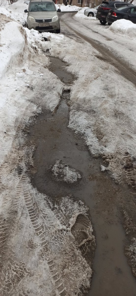 0esBI2IRqcWtcj4's tweet photo. Прошёл можно сказать месяц после снега и наши власти ноль эмоций. 
Что за беспредел. Детский сад ул Авроры 215. Дорога ужас парковочных мест ноль((((((. Как вести ребёнка в садик???????? 
@AdmSov  @E_Lapushkina   @MP_Blago63  @TatarinovDS .. 
Обратить внимание. https://t.co/42UEYRGon9