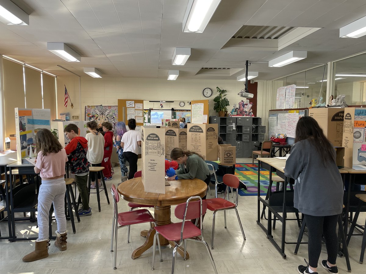 EastatW's tweet photo. Students chose an I Can statement to teach others something about our world, and each student wrote down their authentic learning during a gallery walk.We can all feel the excitement, pride, and amazement of knowledge! @WalkerNxGL #wawmproud #studentsbecomingteachers https://t.co/acyan5j62m