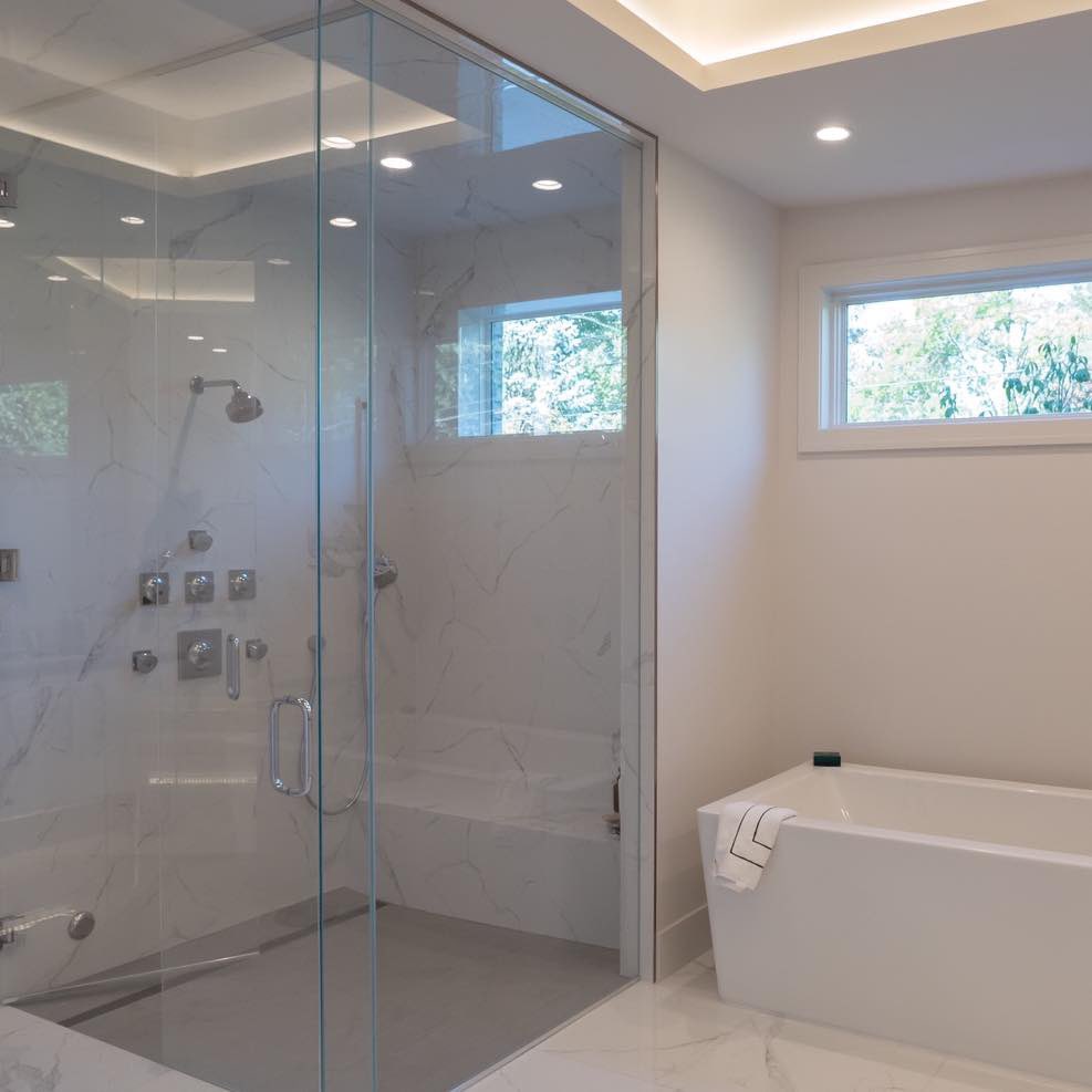 JPCHomebuilder's tweet photo. This peaceful and inviting space provides a soothing retreat with natural light and a calming neutral palette.
#InteriorDesign #PrimaryBath #CustomBath #DesignBuild #Michigan #CustomHome #JPCraig https://t.co/qGEEZqsEKx