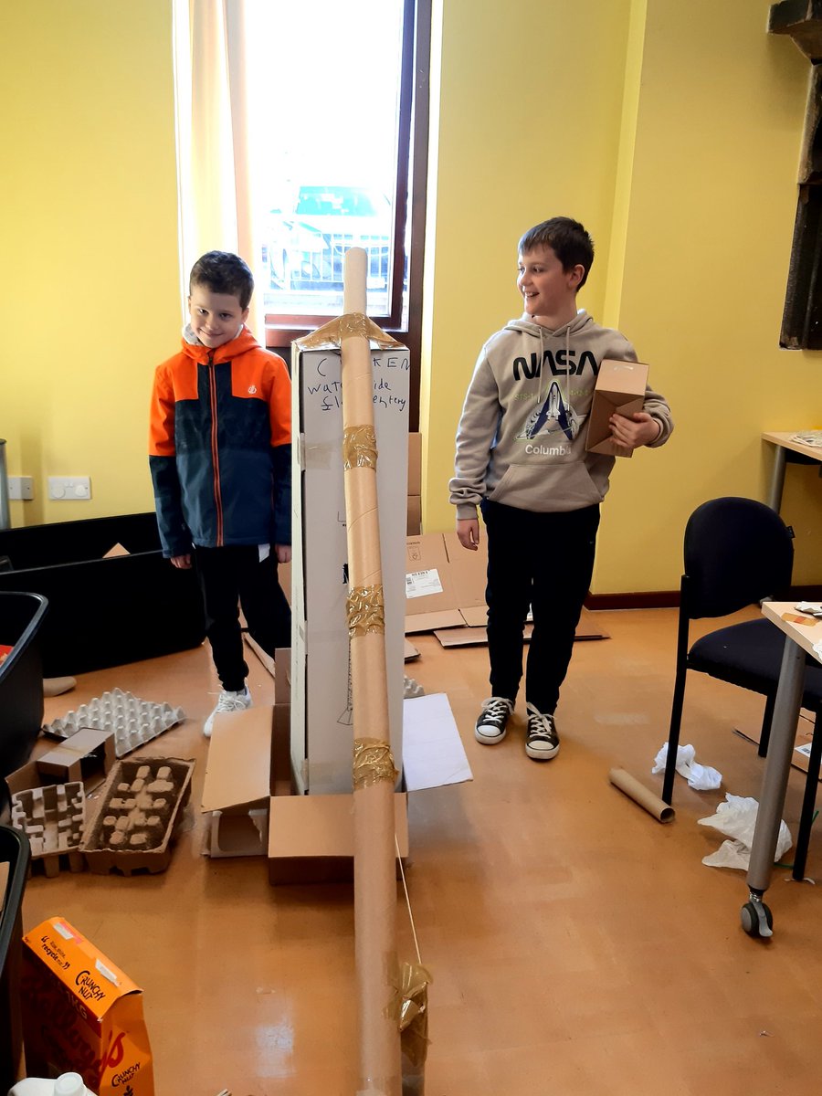 jill_lowes's tweet image. Junk modelling fun at #blaydonlibrary @gateslibraries #halftermfun