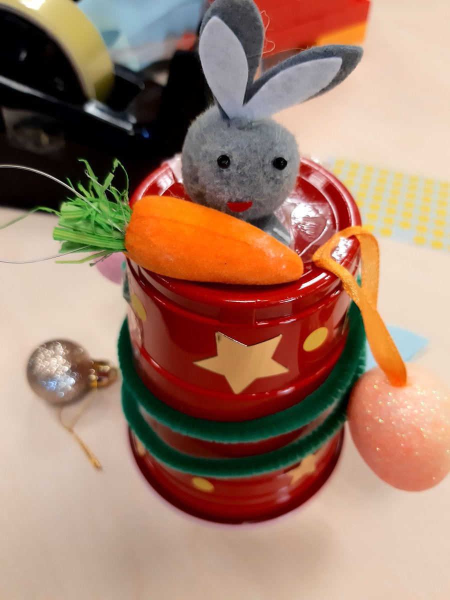 jill_lowes's tweet image. Junk modelling fun at #blaydonlibrary @gateslibraries #halftermfun
