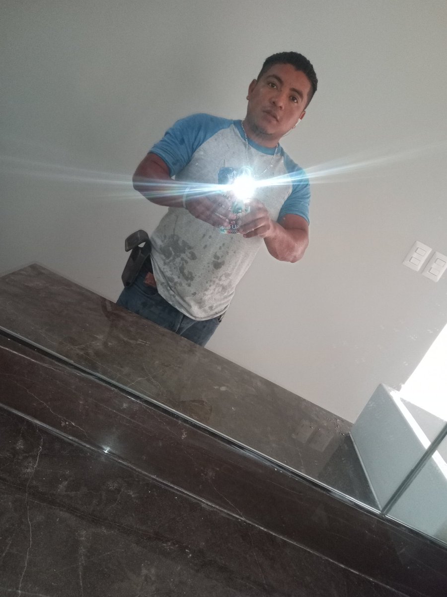 dany_sanchez18's tweet photo. Un rato relax en el trabajo
😎😎😎🤜🏻🤛🏻 https://t.co/qpKw6QcM89
