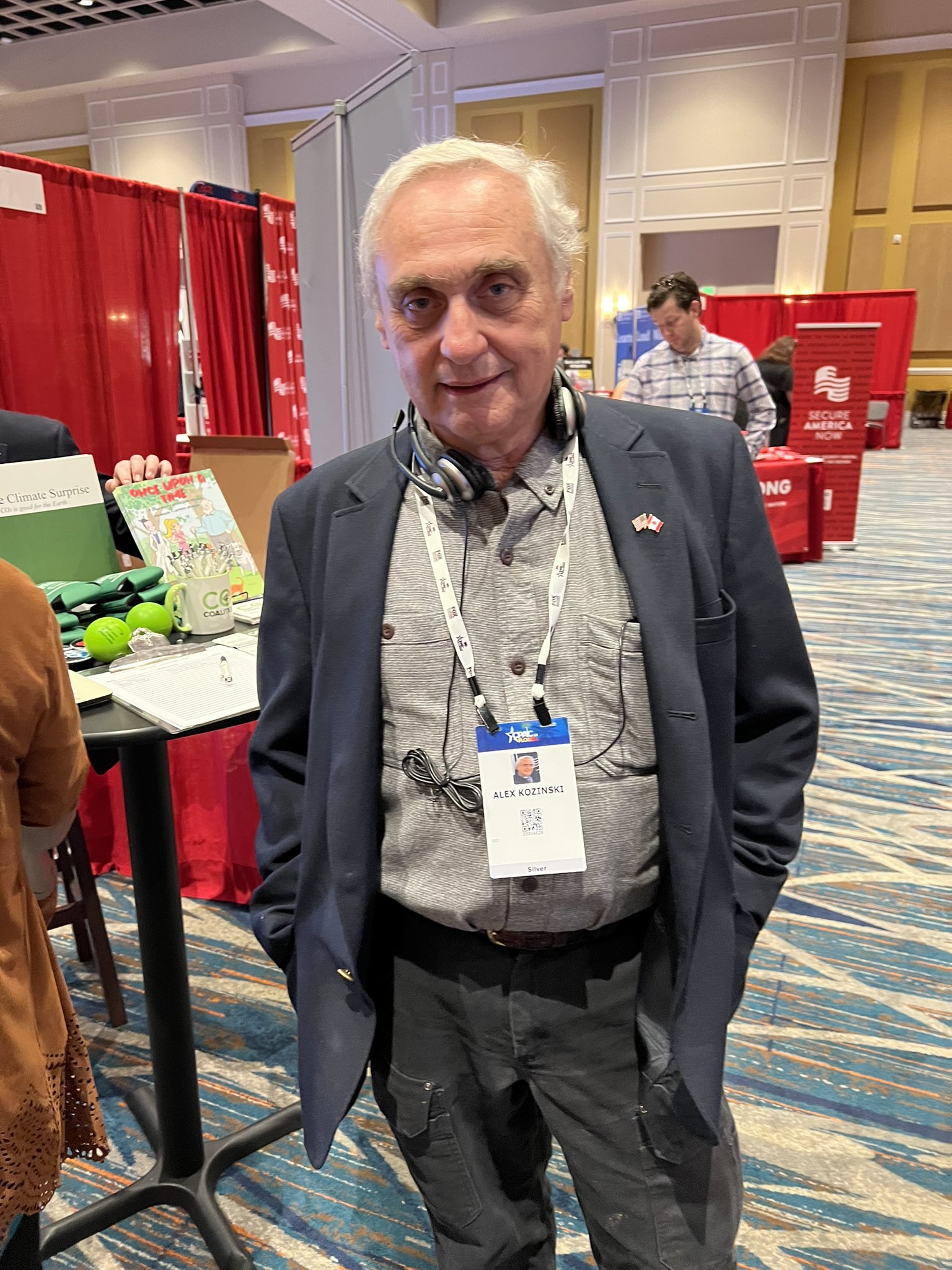 Stephanie Mencimer on X: "There are a lot of interesting people at  #CPAC2022 but the last person I expected to run in to here is Alex Kozinski,  former 9th circuit judge and #