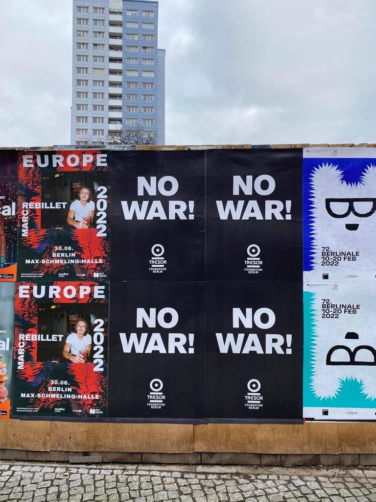 TresorBerlin's tweet image. Tresor, Tresor.West &amp;amp; the Tresor Foundation stands in solidarity with Ukraine and demands: NO WAR! Fundraising posters are now available on our webiste + T-shirts will be available soon. All profits will be donated to the Ukraine Humanitarian Fund. tresorberlin.com/product/tresor… #NoWar