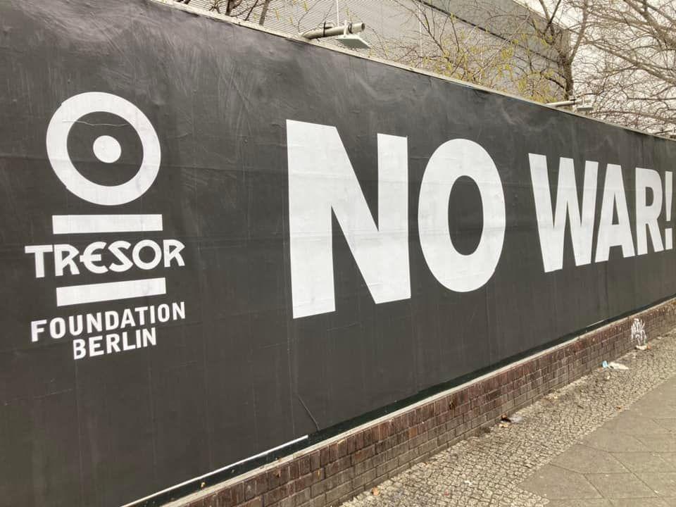 TresorBerlin's tweet image. Tresor, Tresor.West &amp;amp; the Tresor Foundation stands in solidarity with Ukraine and demands: NO WAR! Fundraising posters are now available on our webiste + T-shirts will be available soon. All profits will be donated to the Ukraine Humanitarian Fund. tresorberlin.com/product/tresor… #NoWar