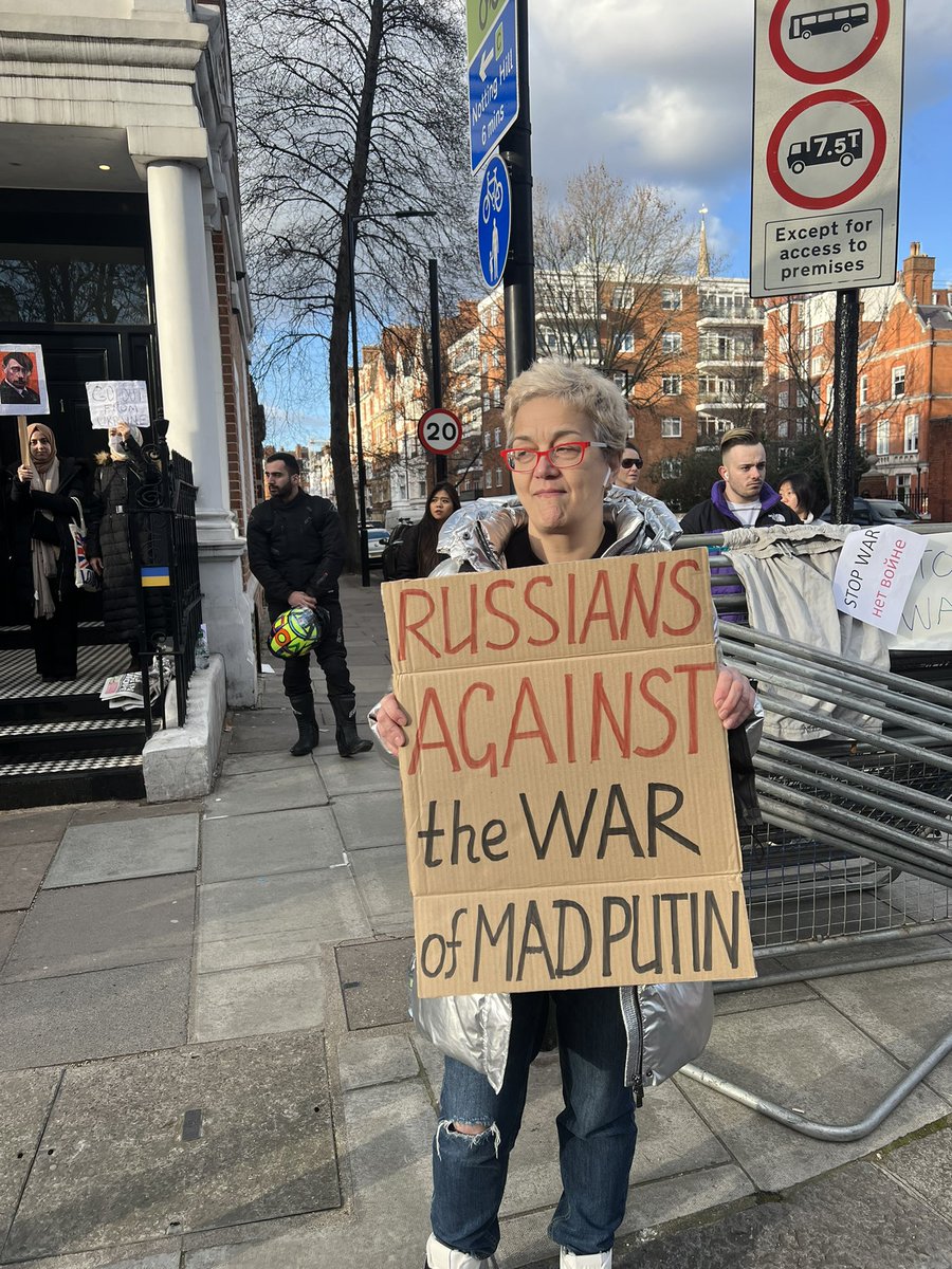So thankful for these wonderful Russians protesting by Hyde park today!