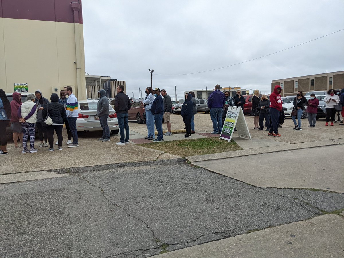 The line at Manny Randazzo's is out the door and around the block. Must be Mardi Gras <a href="/WWLTV/">WWL-TV</a>