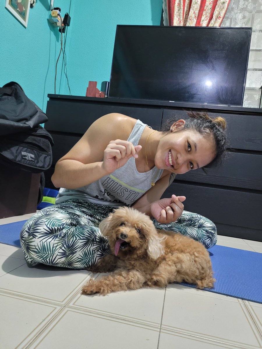 ThingsOnFluffy's tweet photo. Hehehe me gets lots of manja today 🐶🐾❤ @ArinaTanXOXO https://t.co/xmevPZg0Nf