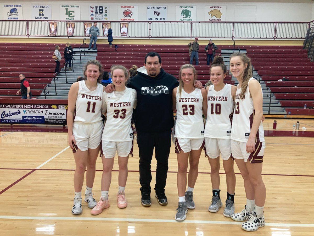I wanted to thank these wonderful young ladies.It was their Senior Night.They had no idea I would even be there.But in their "Thank You" speeches they named me!I couldn't believe it. Darn allergies <a href="/HittReece/">Reece Hitt</a> <a href="/LewisAlyna/">Alyna Lewis</a> <a href="/lilliluma23/">Lilli</a> <a href="/Riley_Kubiak/">Riley Kubiak</a> <a href="/hillary13myers/">hillary</a>