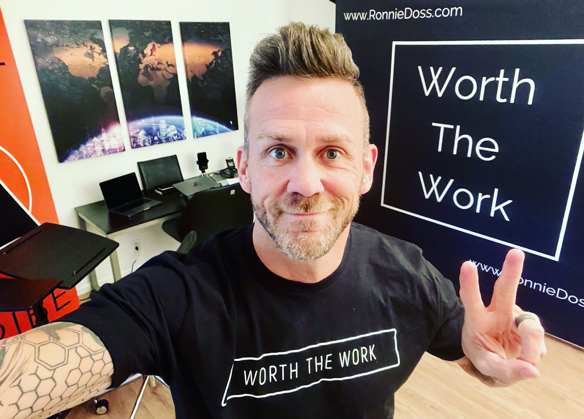 RONNIEDOSS's tweet photo. Get up, open your eyes and see how many opportunities there are to positively impact our world. The only thing stopping you is YOU. Let’s go!#WorthTheWork #Renewed #Team #Emerge #Mindset https://t.co/whHq7s3tUp