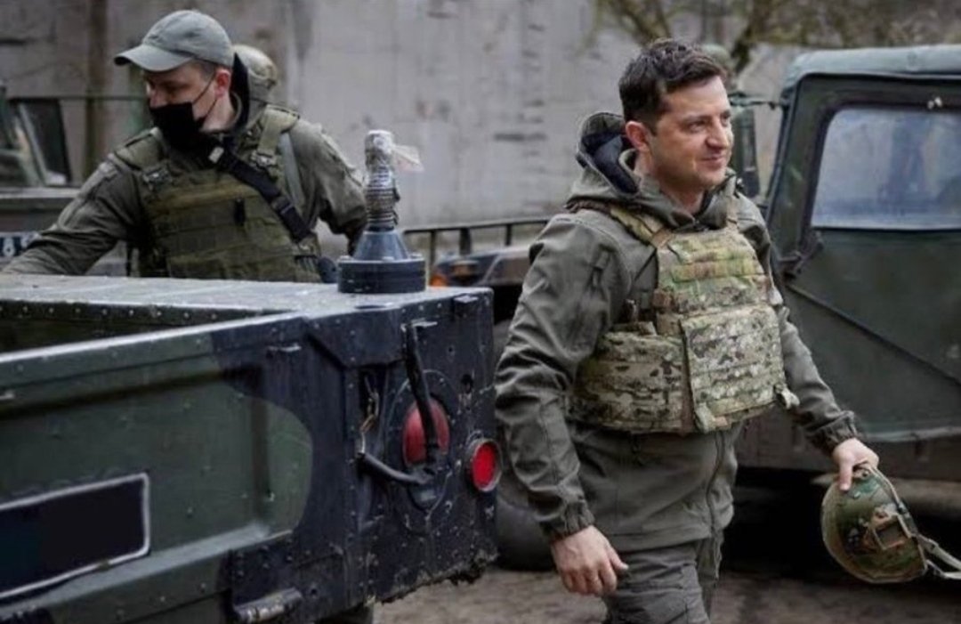 #RussiaUkraineWar
When all world leaders are hiding and afraid of Putin. This great man President Zelensky is defending country with his spirit. 🇺🇦 

#russianinvasion
#Ukraine 
#RussiaUkraineWar 
#UkraineUnderAttack
<a href="/KunjelaPankaj/">@pankaj KUNJELA</a> 
@RajeshSwm0707