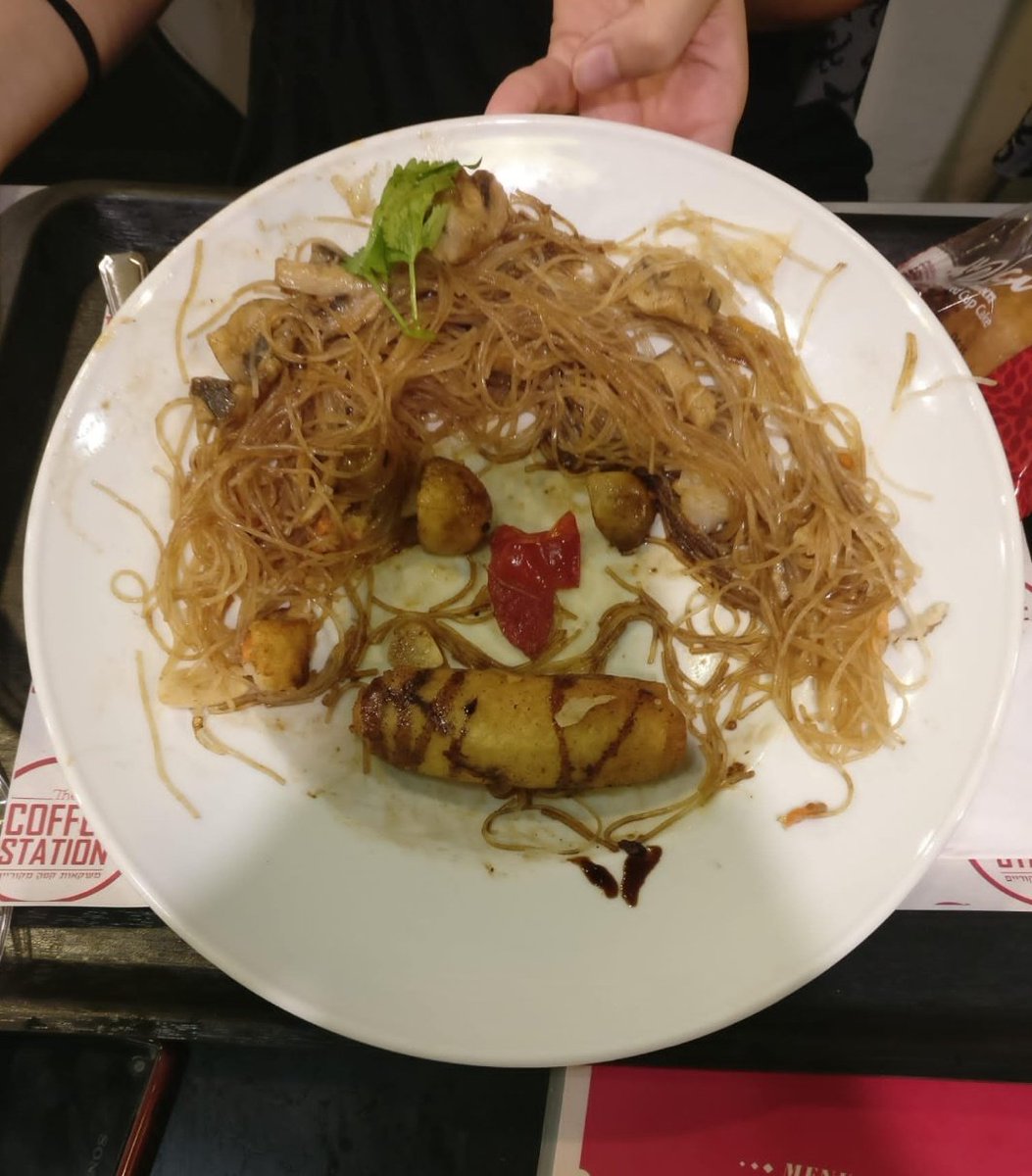 MissMess9's tweet image. כשאני מגיעה לשלב הזה בארוחה, הגיע הזמן להתקפל וללכת