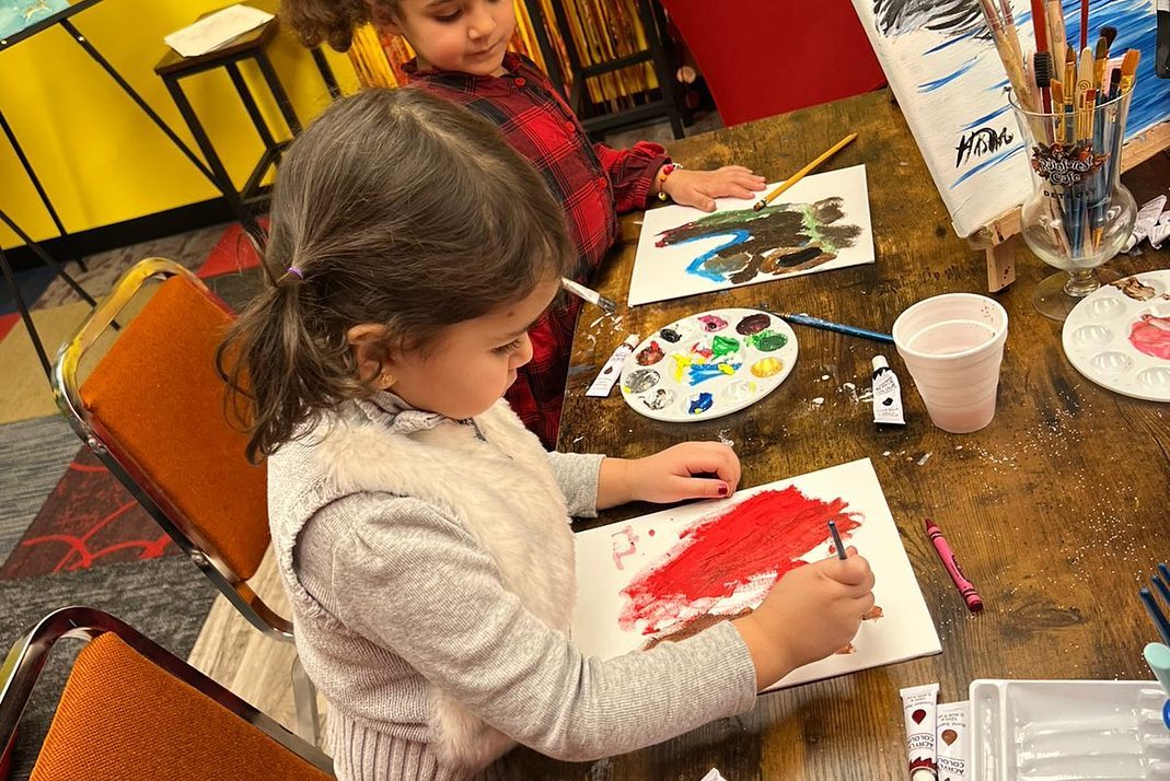 BAEFoundation's tweet photo. Thanks to community partner Kids Design Cafe in B'ham for donating an amazing basket to the #baefgala! GC's towards a Birthday Party, drop-ins for arts/crafts sessions + art supplies!
Grab it NEXT FRIDAY March 4th
➡️ Gala Tickets:
https://t.co/Wo0rvJchMI

#futureleadersfund https://t.co/fFQhntELXE