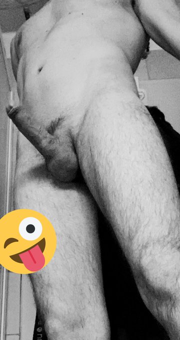 L attesa &egrave; lunga ma la mia #wife👩&zwj;🦰 fra poco rientra&hellip;cosa ne dite mi faccio trovare cos&igrave;? Chi ci segue<a href="/tag/wife"class="tags">#wife</a><a href="/tag/venerdipesce"class="tags"><span>#venerdipesce</span></a><a href="/tag/housband"class="tags"><span>#housband</span></a><a href="/tag/coppiacertificata"class="tags"><span>#coppiacertificata</span></a>