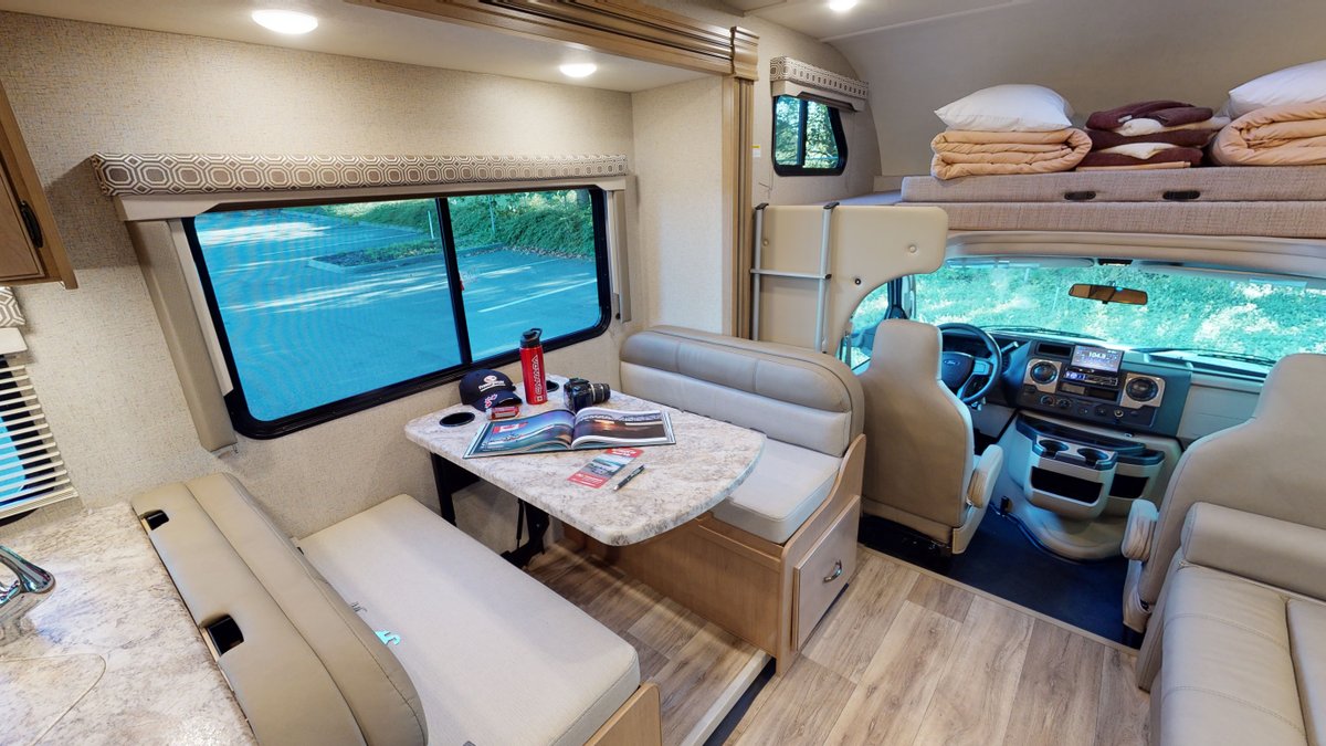 FourSeasonsRV's tweet photo. A big rig for a big country! Have you traveled in the C-XLarge, our largest class C motorhome, before? How was your experience? 😊

🚐✨ Explore the interior on a virtual tour!
🔗 Visit: https://t.co/MdIwtFHJ8U

📷 Sarah J Woroniecki
📍 @BanffNP @JasperNP https://t.co/YlzXk0Ghem